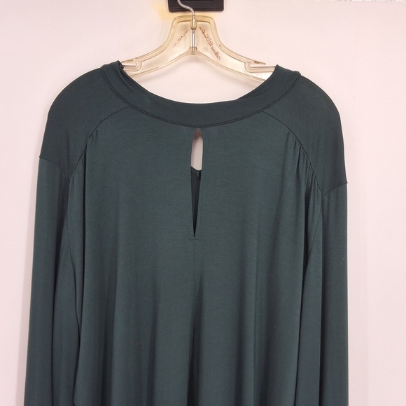 Amour Vert Tops - Amour Vert Large Green Long Sleeve Top